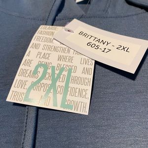 CLEARANCE 🛍️ 2x Brittany sleeveless hoodie